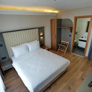 отель Shelton Airport Otel