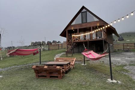 Отель Apartments Cottage Mtachy в Степанцминда (Казбеги) - Грузия