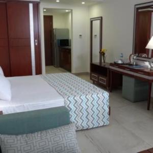 отель Oyster Bay Beach Suites