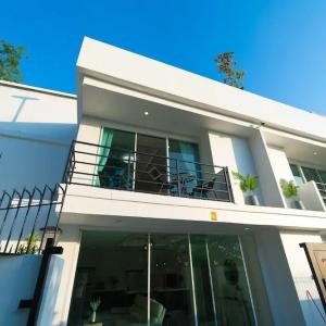отель The Scoop Sea view Kamala 10km to Patong