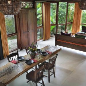 отель Gusde Tranquil Villa Ubud