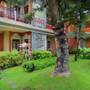 отель Adhi Dharma Hotel