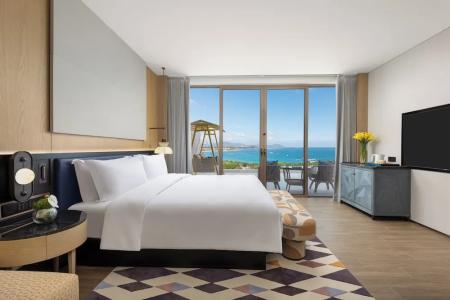 Отель voco Sanya Dadonghai by IHG в Дадунхай - Китай