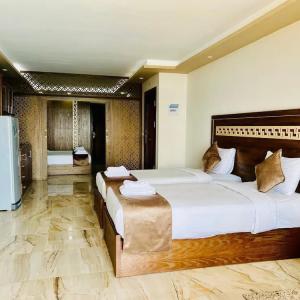 отель moon beach resort