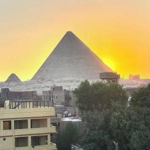 отель Flower Pyramids Inn