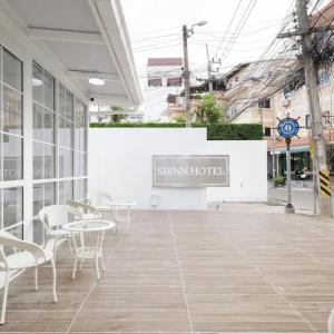 отель SRINN Hotel Pattaya Klang