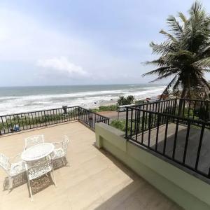 отель Surendra Seaview