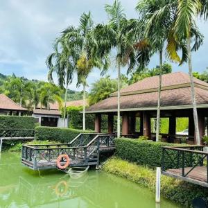 отель SeToVa Naiharn Grand Pool Villa, Rawai
