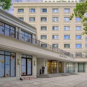 отель Donghu Collection Hotel