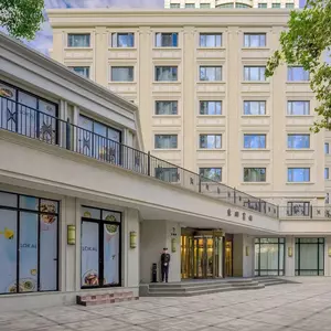 отель Donghu Collection Hotel