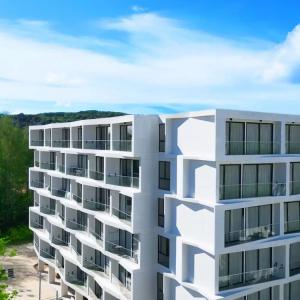 отель Laya Suites & Residences