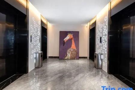 i Electronic Sports Hotel (Zhengzhou East High-Speed Rail Station)