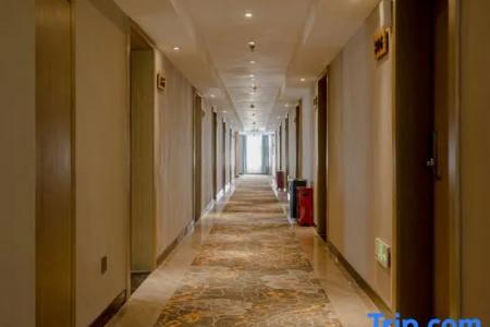 Ziyang Holiday Hotel (Zhengzhou Hanghai Square Subway Station Branch)