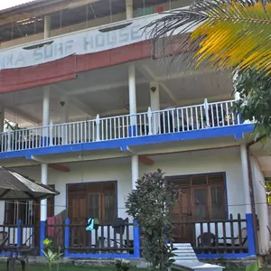 отель Asanka Surf House