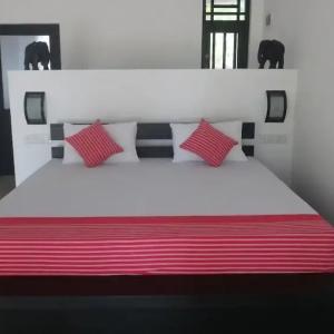 отель Seagulls Beach & Garden Cabanas