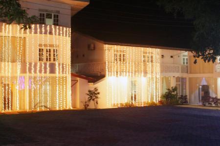 Отель Empyrean Hotel в Катунаяка - Шри-Ланка