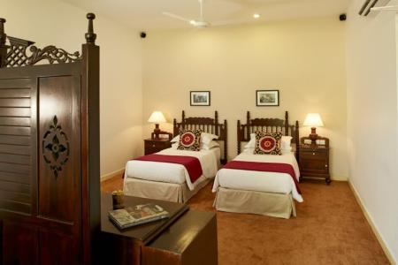 Отель EKHO Lake House Polonnaruwa в Полоннарува - Шри-Ланка