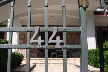 Отель House 44 apartments в Котор - Черногория