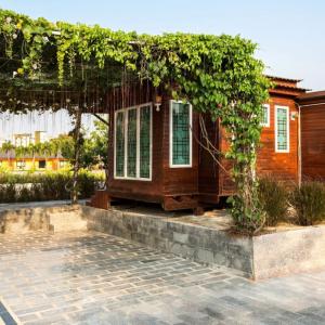 отель Prew Lom Chom Nam