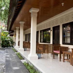 отель Sari Indah Cottages