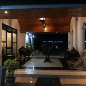 отель Guruge King's Island Resort