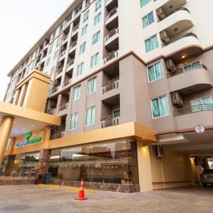 отель The Airport Greenery Hotel