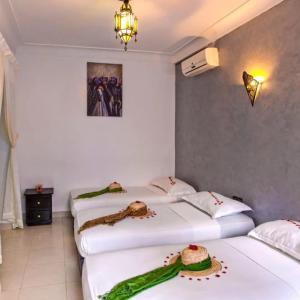 отель Riad Hotel El Kennaria