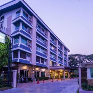 отель Sakulchai Place Hotel