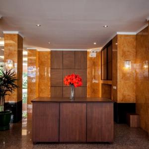 отель Tara Lake Hotel