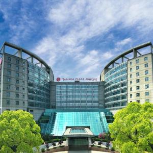 отель Отель Ramada Plaza by Wyndham Shanghai Pudong Airport