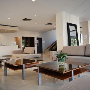 отель Angela Downtown Hotel