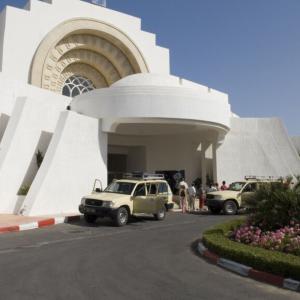 отель Royal Tulip Taj Sultan