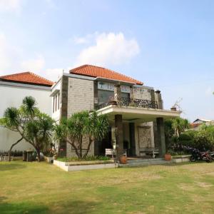 отель Teges Inn Kuta