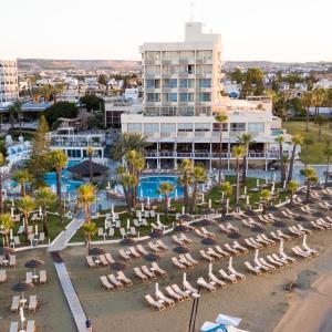 отель Golden Bay Beach