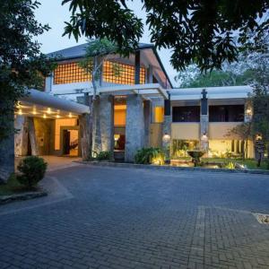 отель Grand Udawalawe Safari Resort