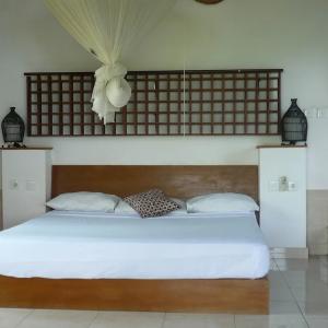 отель Wawa Wewe Rock Resort