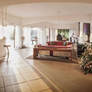 отель Bougainvillea Retreat