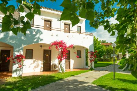 Golden Coast Hotel & Bungalows