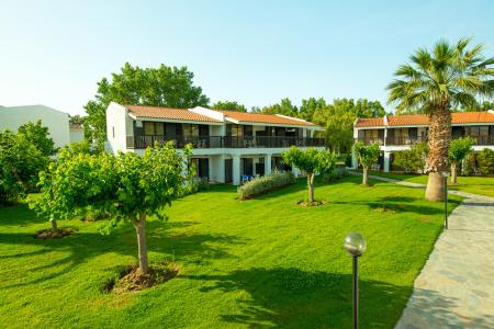 Golden Coast Hotel & Bungalows
