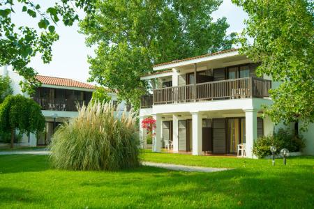 Golden Coast Hotel & Bungalows