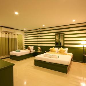 отель The Green Beach Resort