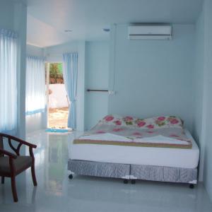 отель Naiharn On The Rock