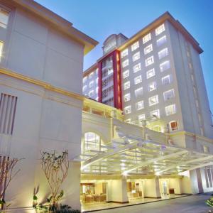 отель Grand Zuri BSD City