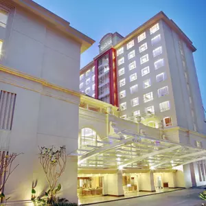 отель Grand Zuri BSD City