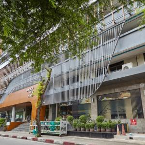 отель Bangkok Inter Place Hotel