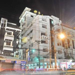 отель Highfive Hotel