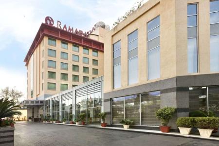Отель Ramada by Wyndham Jaipur в Джайпур - Индия