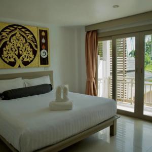 отель Ampha Place Hotel