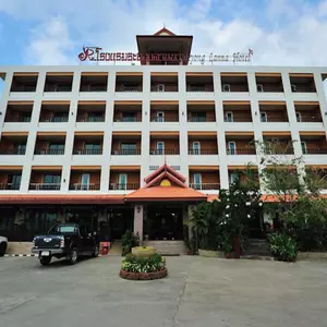 отель Rayong Lanna Hotel