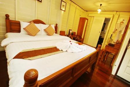 Отель Resort Bangphlat в Риверсайд - Таиланд